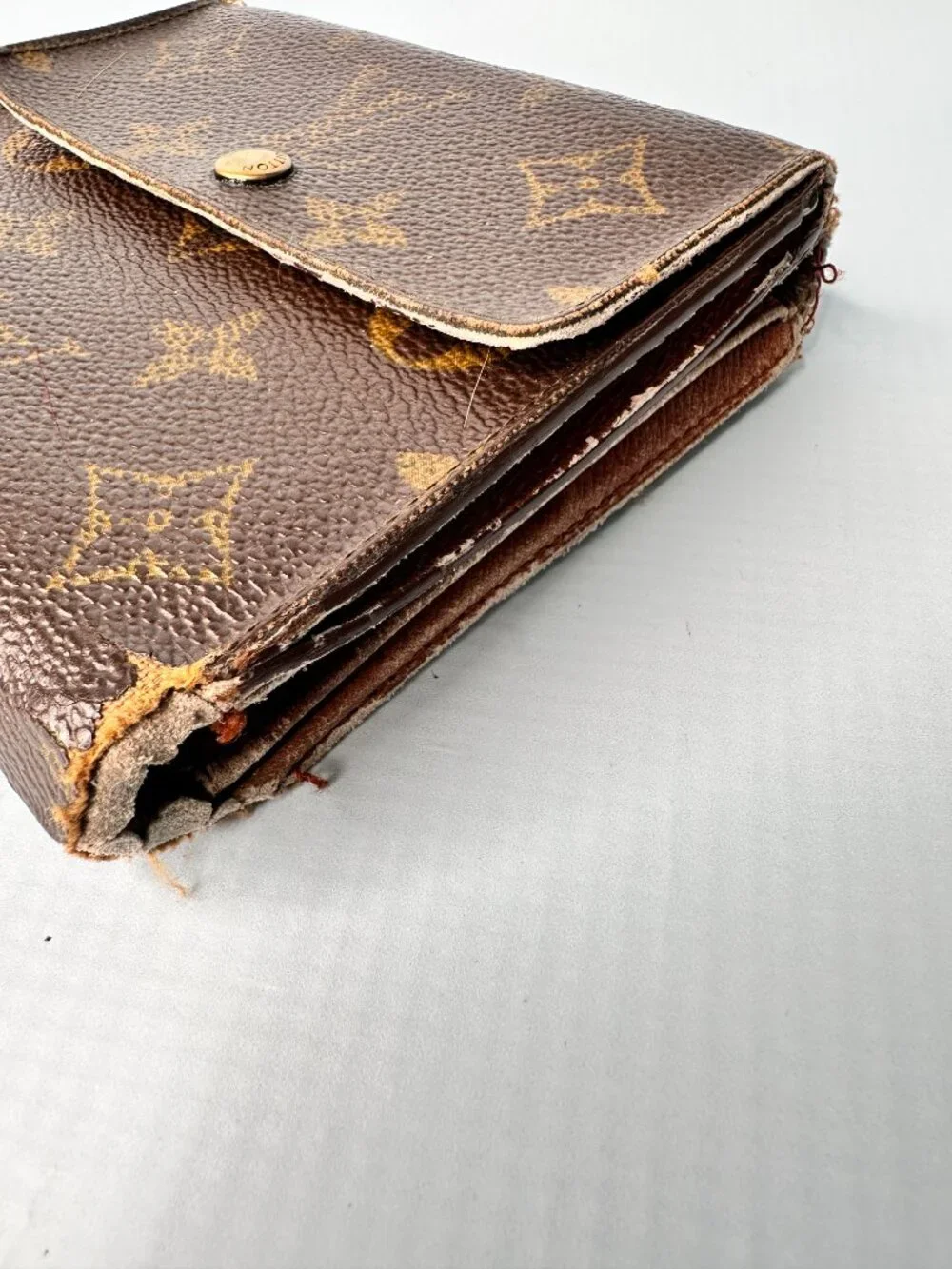 Louis Vuitton Malletier Wallet Brown Leather LV Monogram